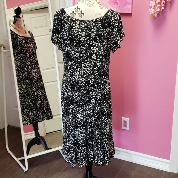 Jane 💕🖤 Alexander Floral Print Dress - Picture 3 of 10